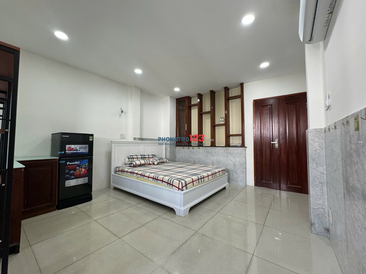 CĂN 1 PHÒNG NGỦ THIẾT KẾ TÁCH BẾP CÓ CỬA SỔ ĐÓN NẮNG TỰ NHIÊN TẠI AN KHÁNH, QUẬN 2