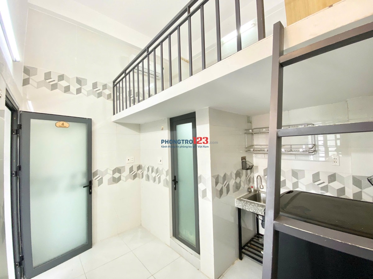 PHÒNG MỚI GÁC LỬNG 1M8 - NGAY NGÃ TƯ BÌNH THÁI - ĐI BỘ ĐẾN CĐ KỸ NGHỆ II - FULL NỘI THẤT