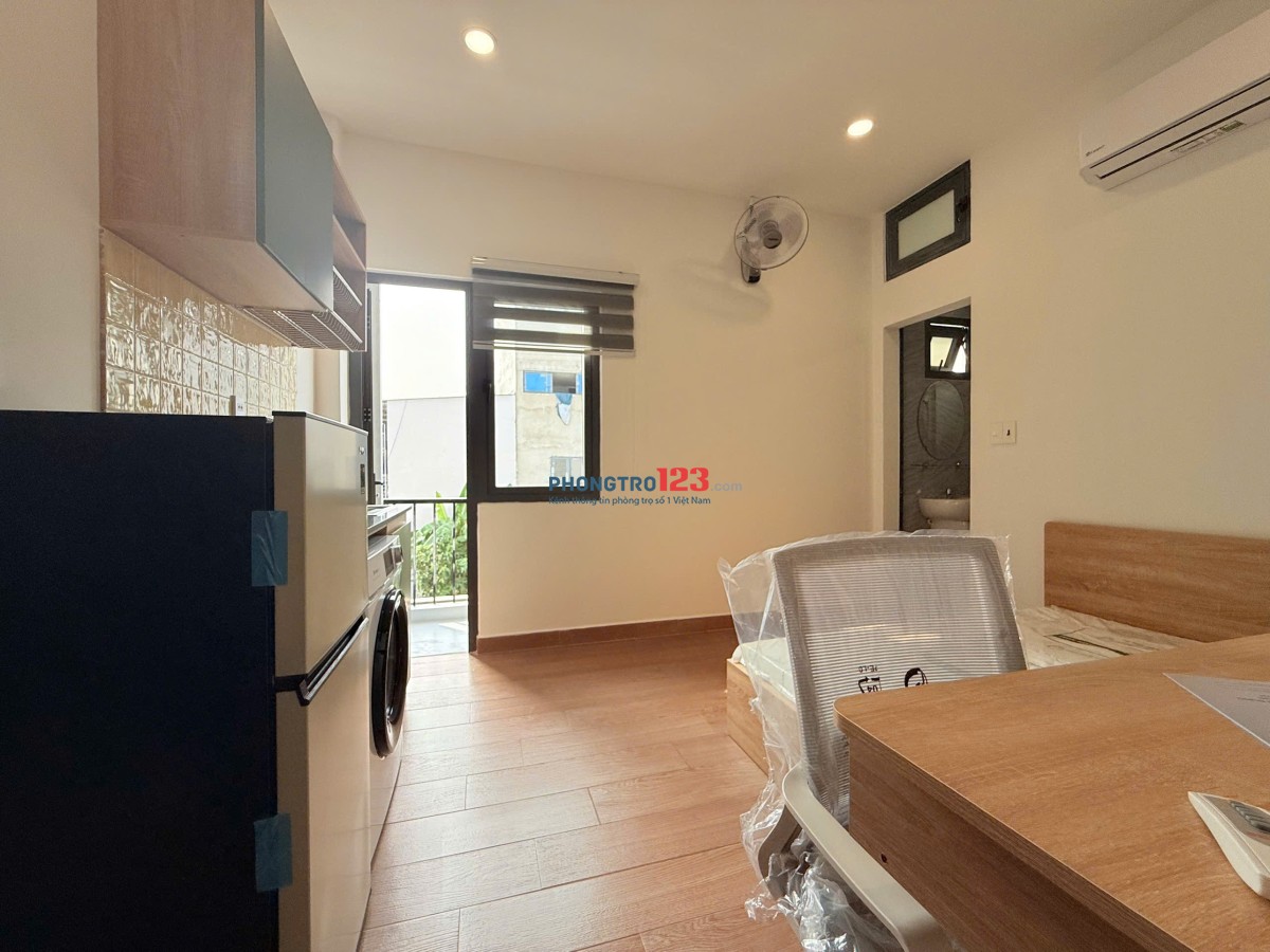 Cho Thuê phòng trọ đầy đủ nội thất, Ban Công tại Quận 7