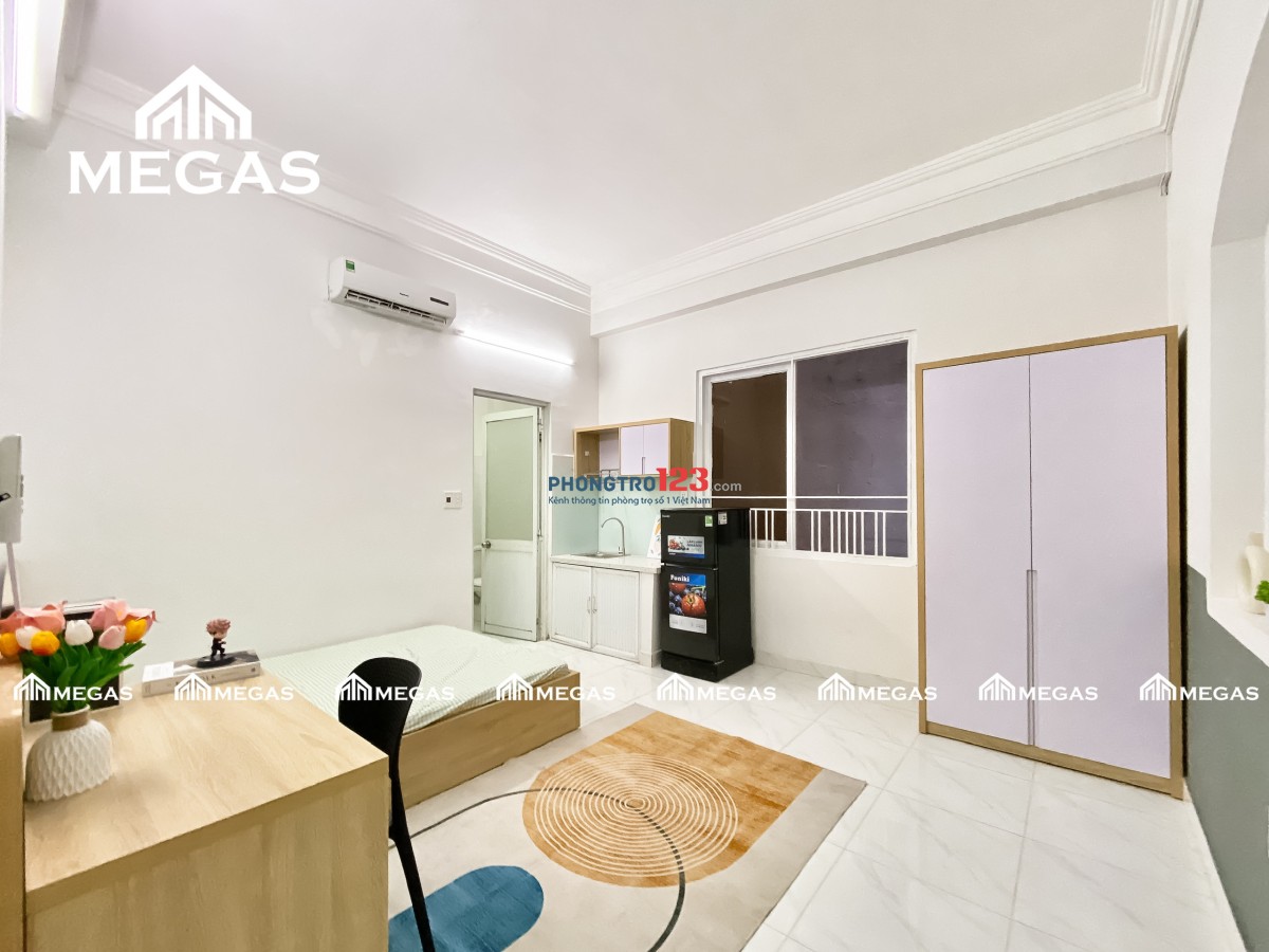 NHÀ MỚI XÂY STUDIO CỬA SỔ BỰ