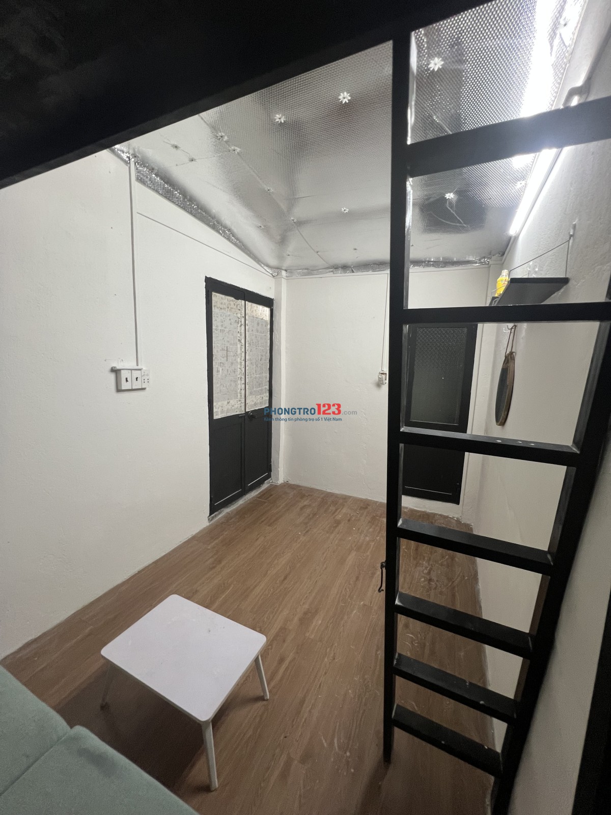 Phòng trọ ngay trung tâm thành phố giá rẻ có máy lạnh