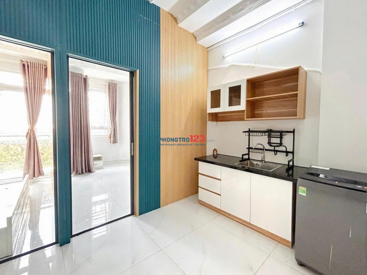 Cho thuê căn hộ 2PN 2 Balcony giá rẽ ngay ngã tư Phú Nhuận - khu Phan Xích Long - chợ Bà Chiểu