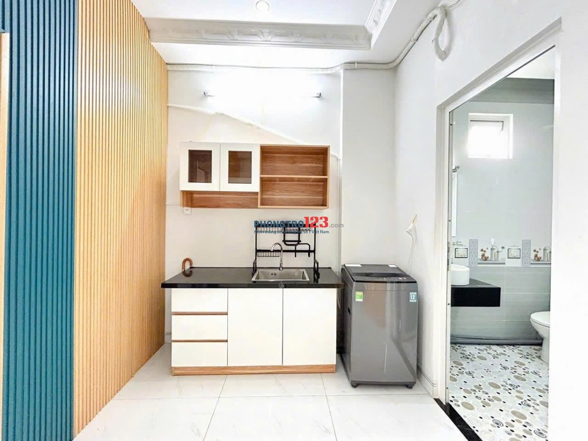 Cho thuê căn hộ 2PN 2 Balcony giá rẽ ngay ngã tư Phú Nhuận - khu Phan Xích Long - chợ Bà Chiểu