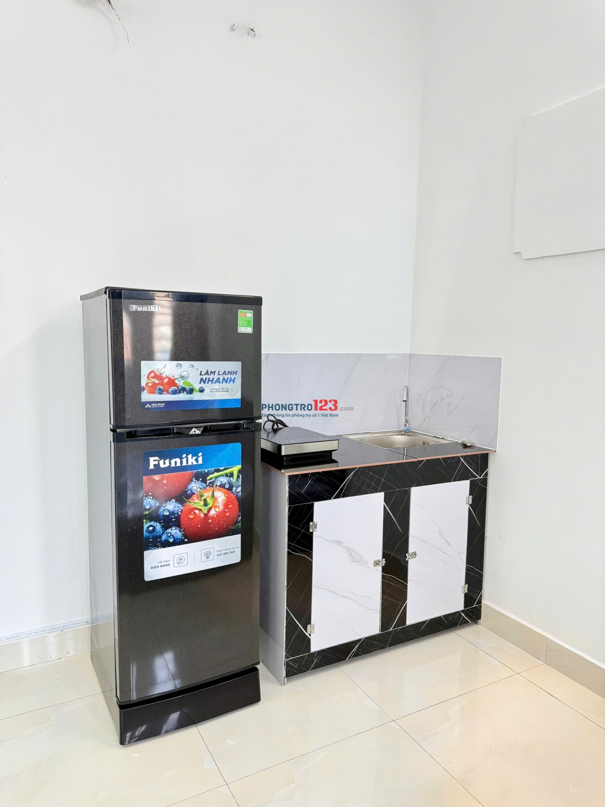 Cần cho thuê Studio 35m2 - WC riêng - Nội thất mới 100%. Có ô thoáng giếng trời. Giá 5tr2 có TL