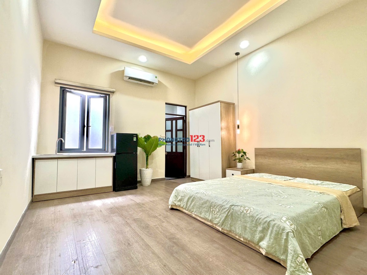 Cho thuê phòng cửa sổ thoáng, p25, Bình Thạnh gần ngã tư hàng xanh, Hutech, GTVT, full nội thất