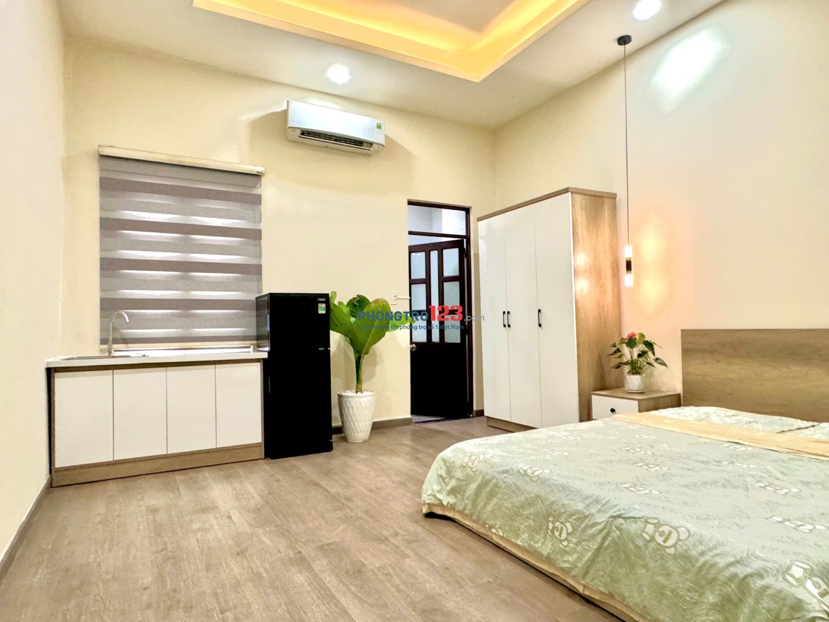 Cho thuê phòng cửa sổ thoáng, p25, Bình Thạnh gần ngã tư hàng xanh, Hutech, GTVT, full nội thất