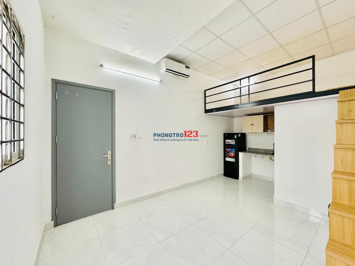 Phòng mới cho thuê giá rẻ - Rộng 30m2, gác cao - Ngay Nguyễn Văn Quá