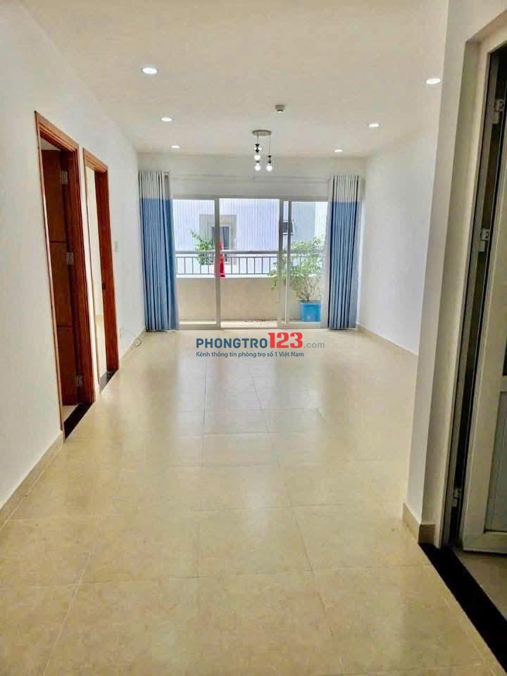 Chung cư Bàu Cát, Hồng Lạc, TB: 2p ngủ, 75m2, ban công, 10tr/th
