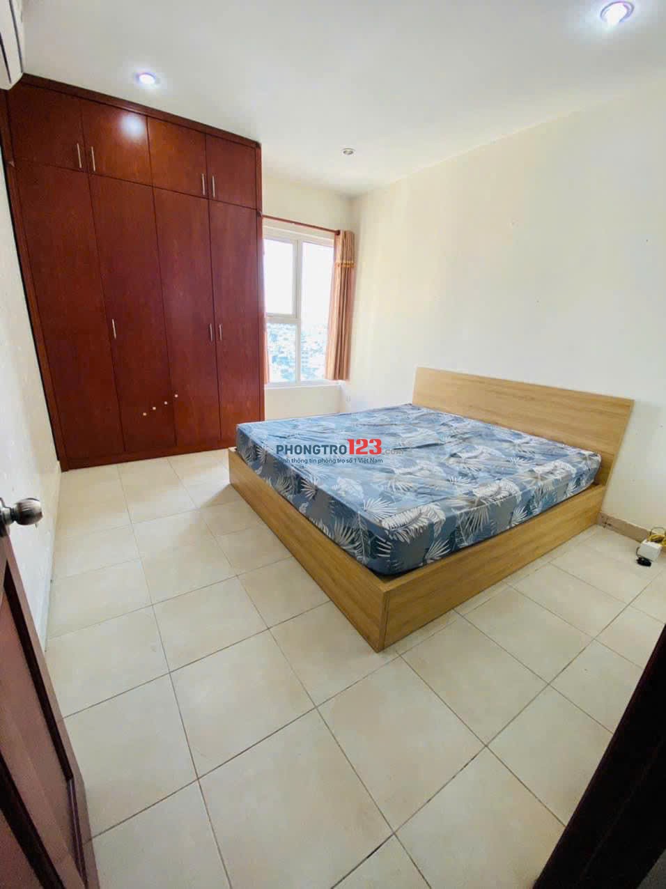 Chung cư Bàu Cát, Hồng Lạc, TB: 2p ngủ, 75m2, ban công, 10tr/th