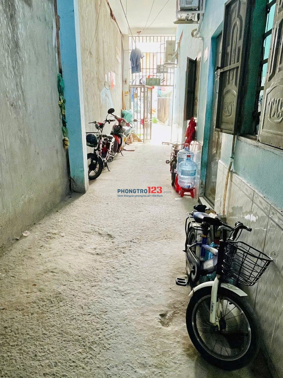 Còn phòng sát Chợ Thành Nam, cách DT743 60m, chỉ 800/tháng