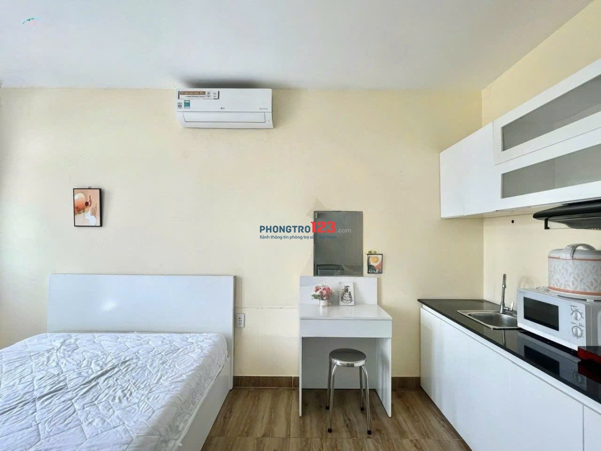CĂN HỘ FULL NỘI THẤT, BAN CÔNG LỚN NGAY TRUNG TÂM QUẬN 7