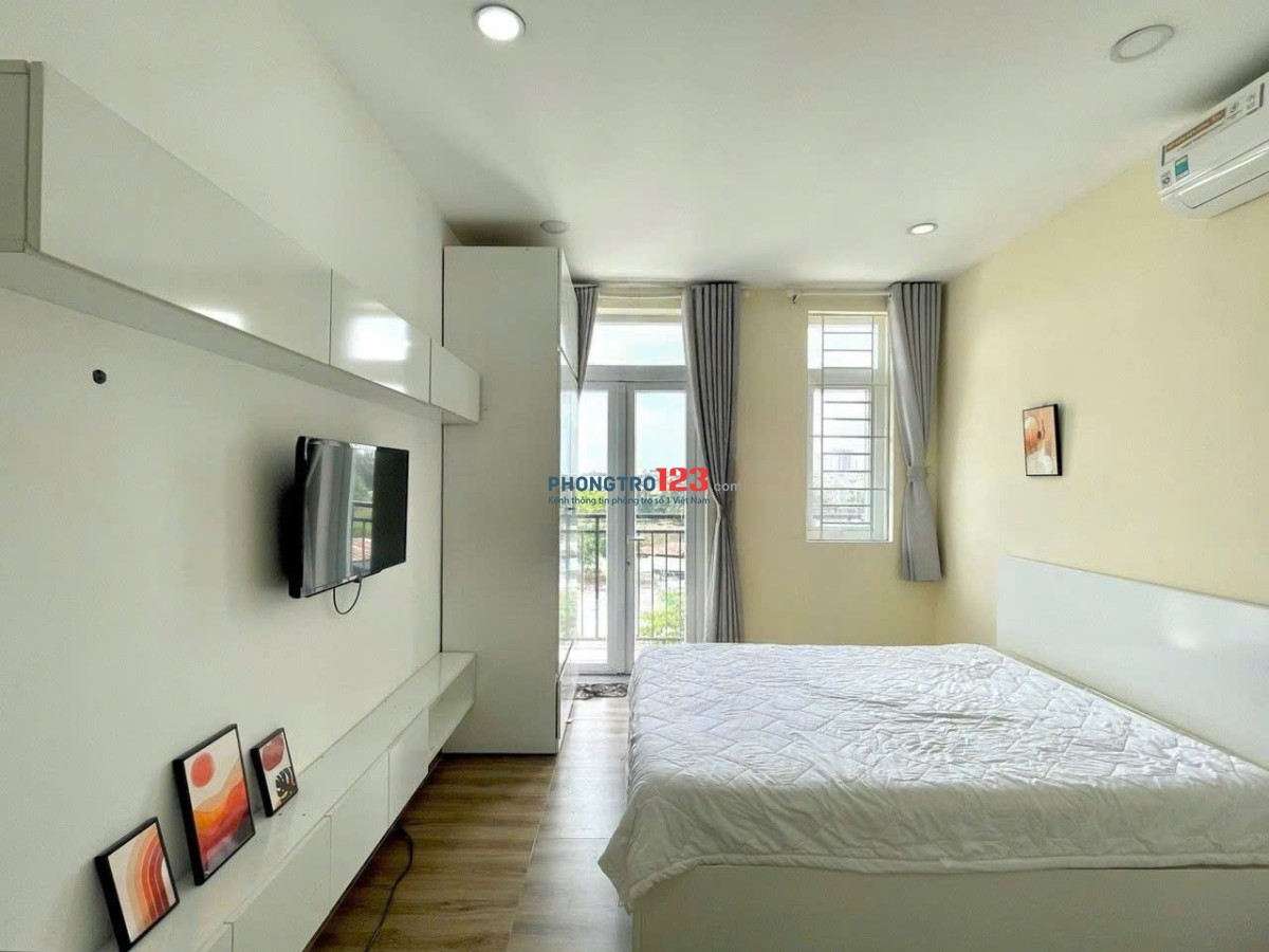 CĂN HỘ FULL NỘI THẤT, BAN CÔNG LỚN NGAY TRUNG TÂM QUẬN 7
