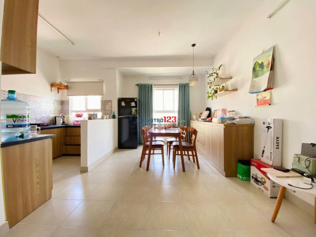 Chung cư 312 Lạc Long Quân, Q11: 120m2, full NT, 3p ngủ rộng, 13,5tr