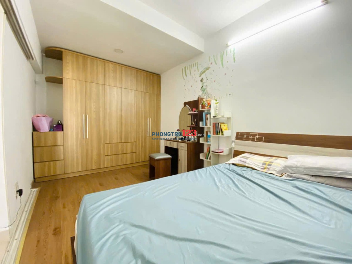Chung cư 312 Lạc Long Quân, Q11: 120m2, full NT, 3p ngủ rộng, 13,5tr
