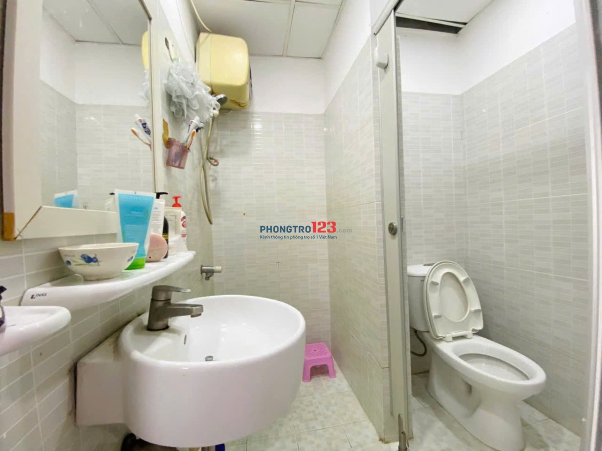 Chung cư 312 Lạc Long Quân, Q11: 120m2, full NT, 3p ngủ rộng, 13,5tr