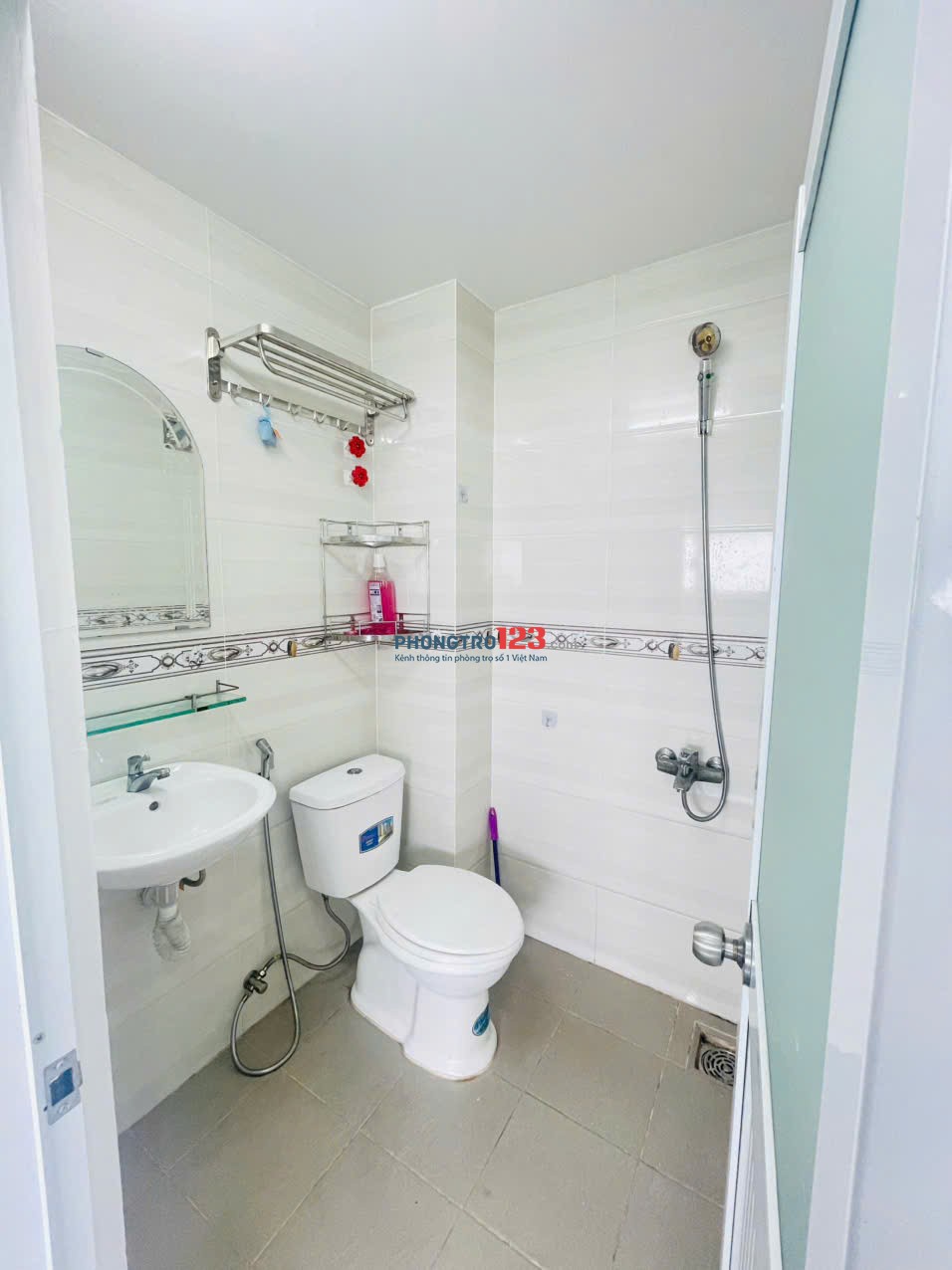 ĐANG TRỐNG PHÒNG Ở LIỀN NGAY CHỢ LẠC QUANG, TRƯỜNG CHINH AN SƯƠNG PHAN VĂN HỚN CÓ MÁY LẠNH