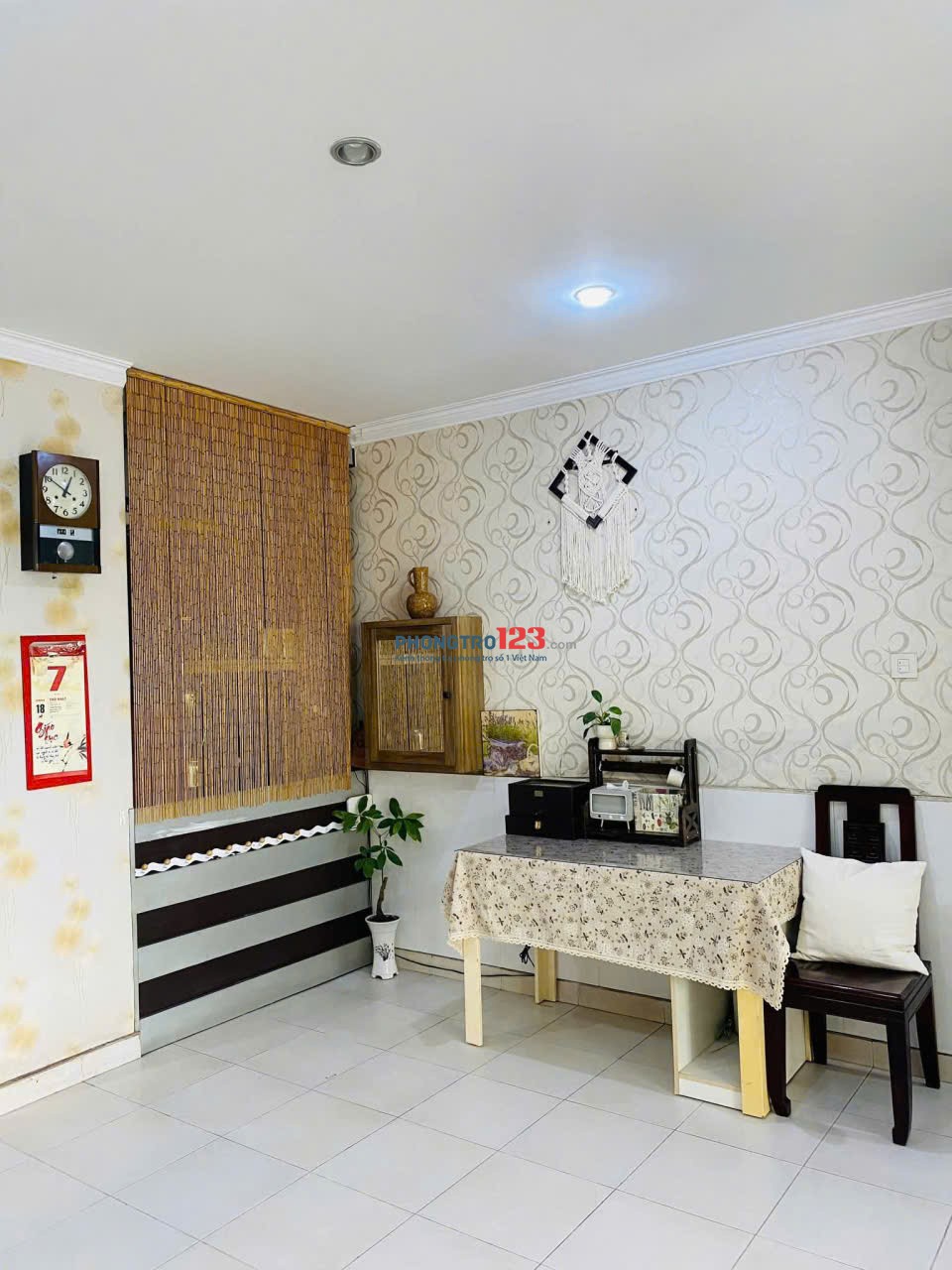 Cho thuê căn 3p ngủ có nội thất C/c NGuyễn Ngọc Phương giá 14tr/th