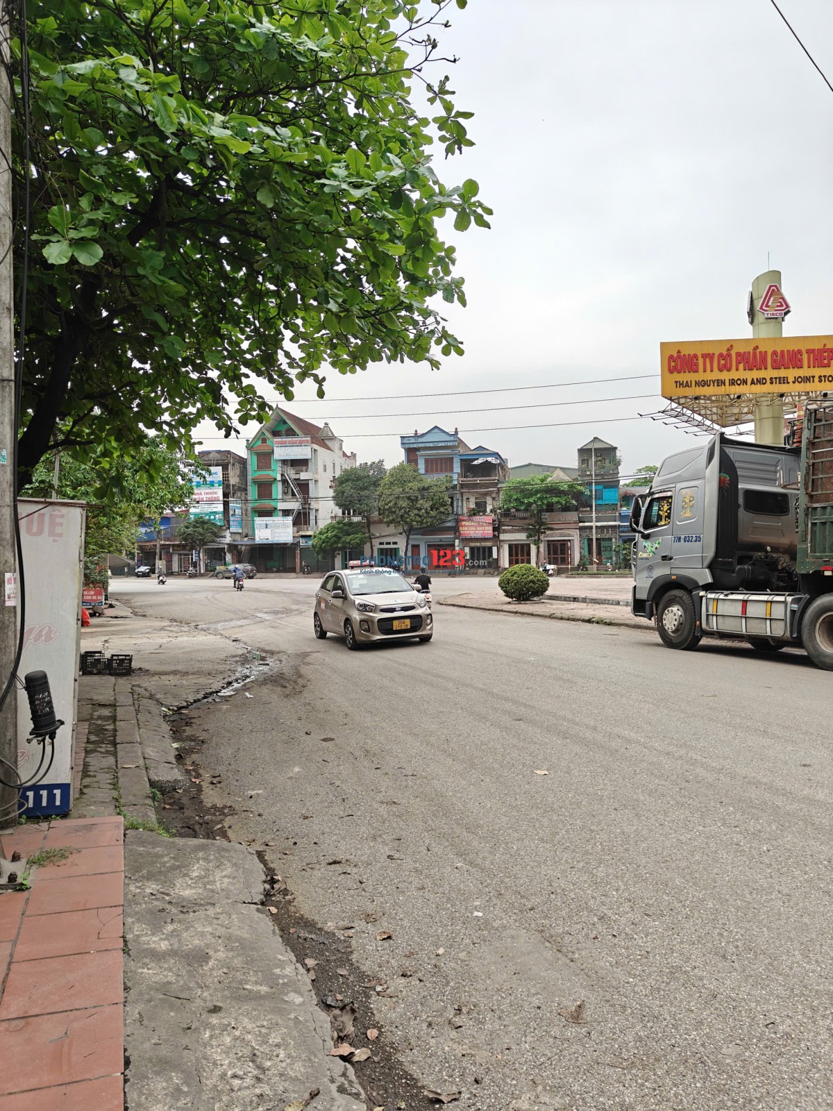 Mời thuê nhà mặt tiền đường lớn tiện Kinh Doanh, Buôn Bán, làm Văn Phòng