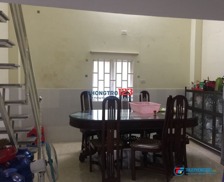 Còn 2 phòng có gác sạch sẽ thoáng mát