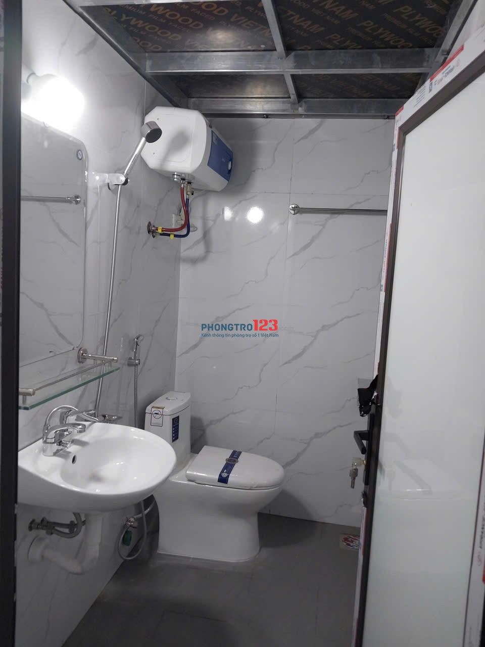 Cho thuê nhà nguyên căn 50m2, ngõ oto tránh