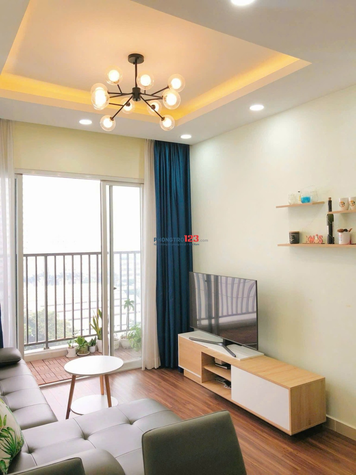 Căn hộ mới sơn, 74m2, 2PN, 2WC, giá 9tr5/th, Carillon 2, Trịnh Đình Thảo, TP.