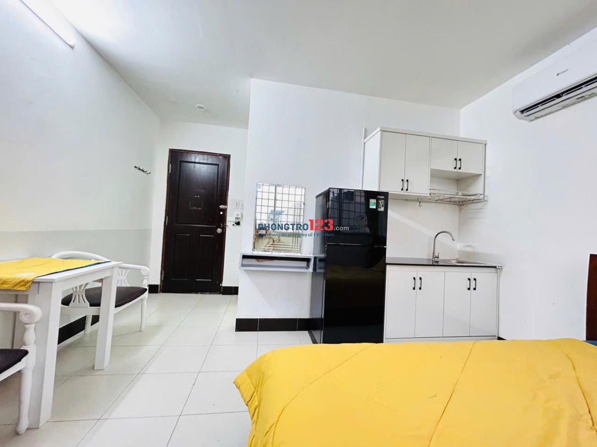Cho thuê phòng 30m2 Full Nội Thất, Cửa sổ thoáng, Võ Văn Kiệt Quận 1