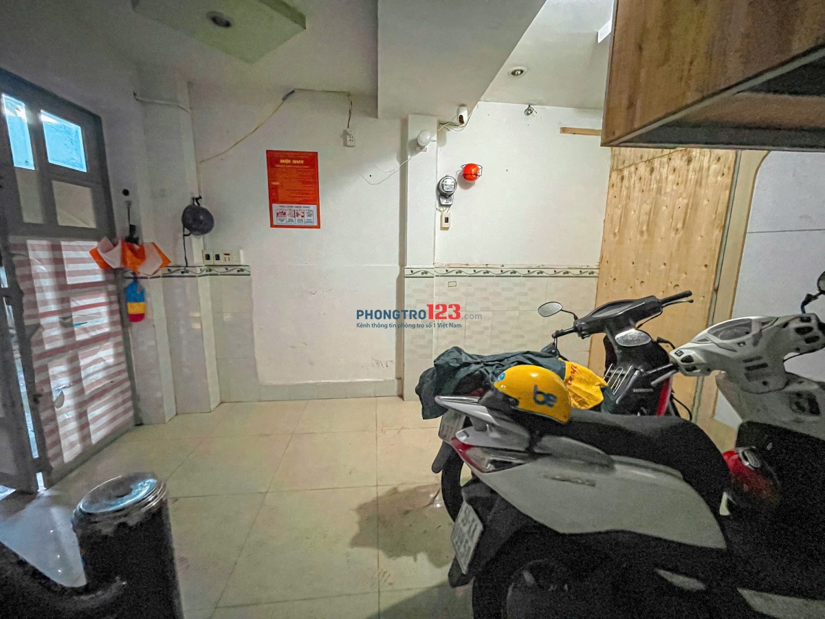 Phòng Ban Công Có Thể Dọn Vào Từ 02/05 dành cho hssv nvvp giá siêu hời