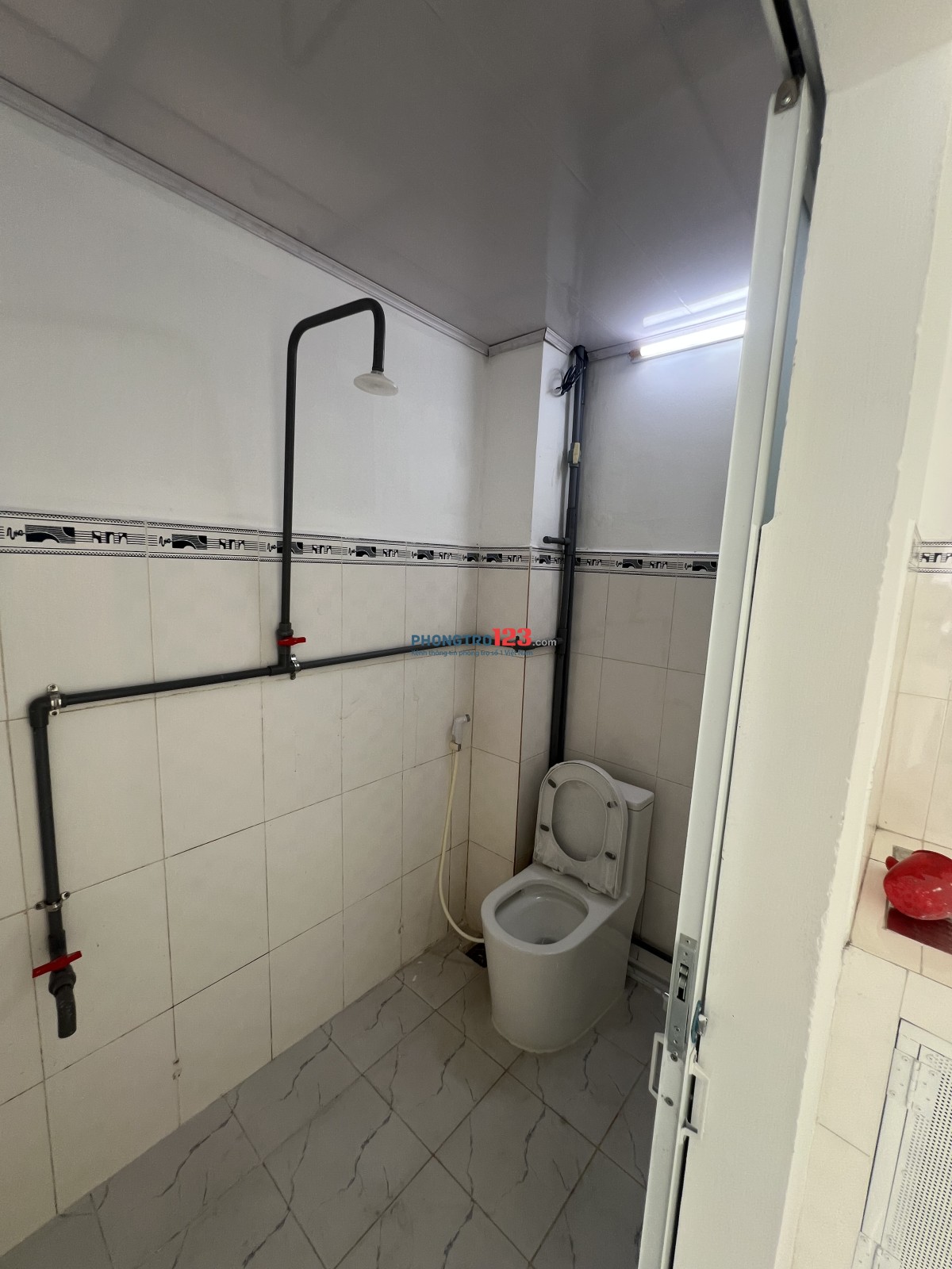 Cho thuê nhà quận 5 gần chợ Kim Biên