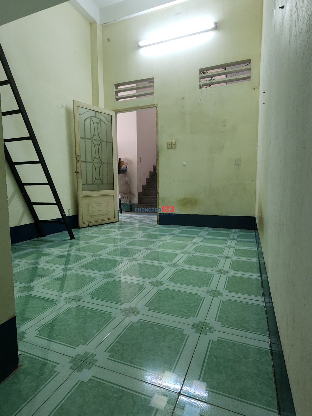Phòng trọ giá rẻ gần KCX Tân Thuận, có gác, an ninh, sạch đẹp, yên tĩnh