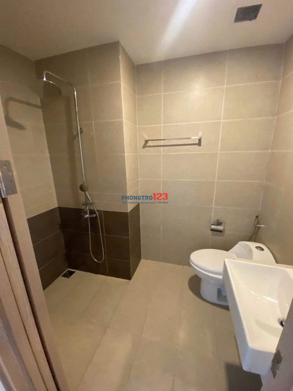 Chung cư Ngô Tất Tố, BT: 95m2, 3PN, Full nội thất, 13,5tr
