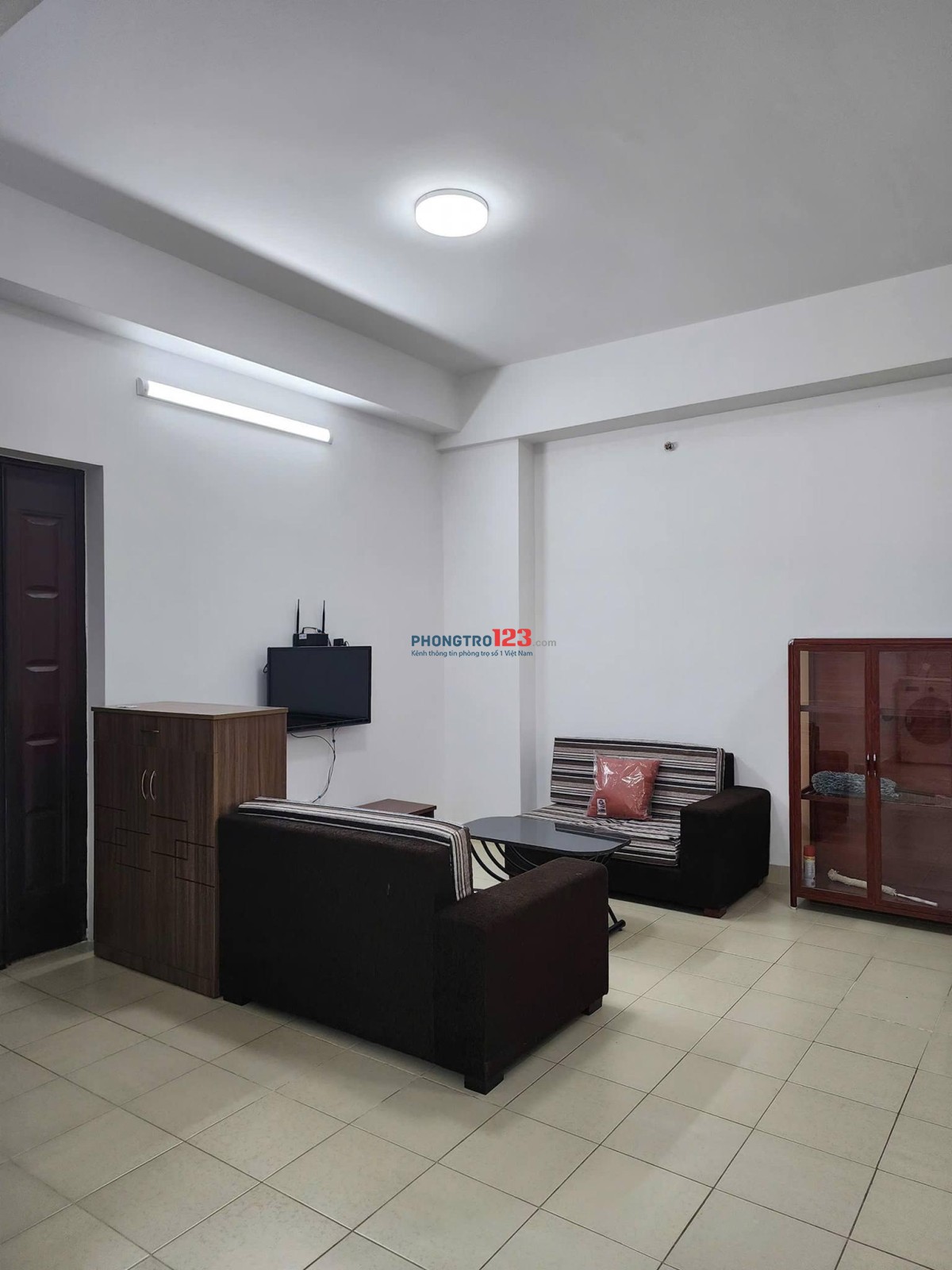 Cho thuê Chung cư 312 Lạc Long Quân căn 3p ngủ chỉ 14tr/tháng