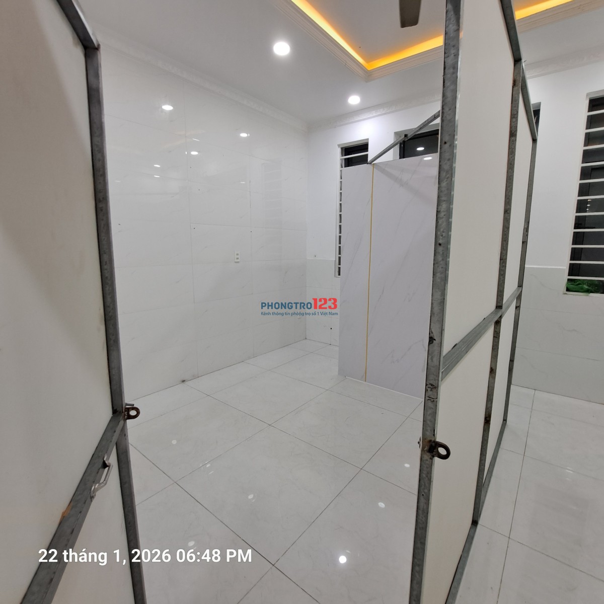 Cho thuê phòng trong nhà mặt tiền 878C đường Hà Huy Giáp đối diện điện máy Xanh