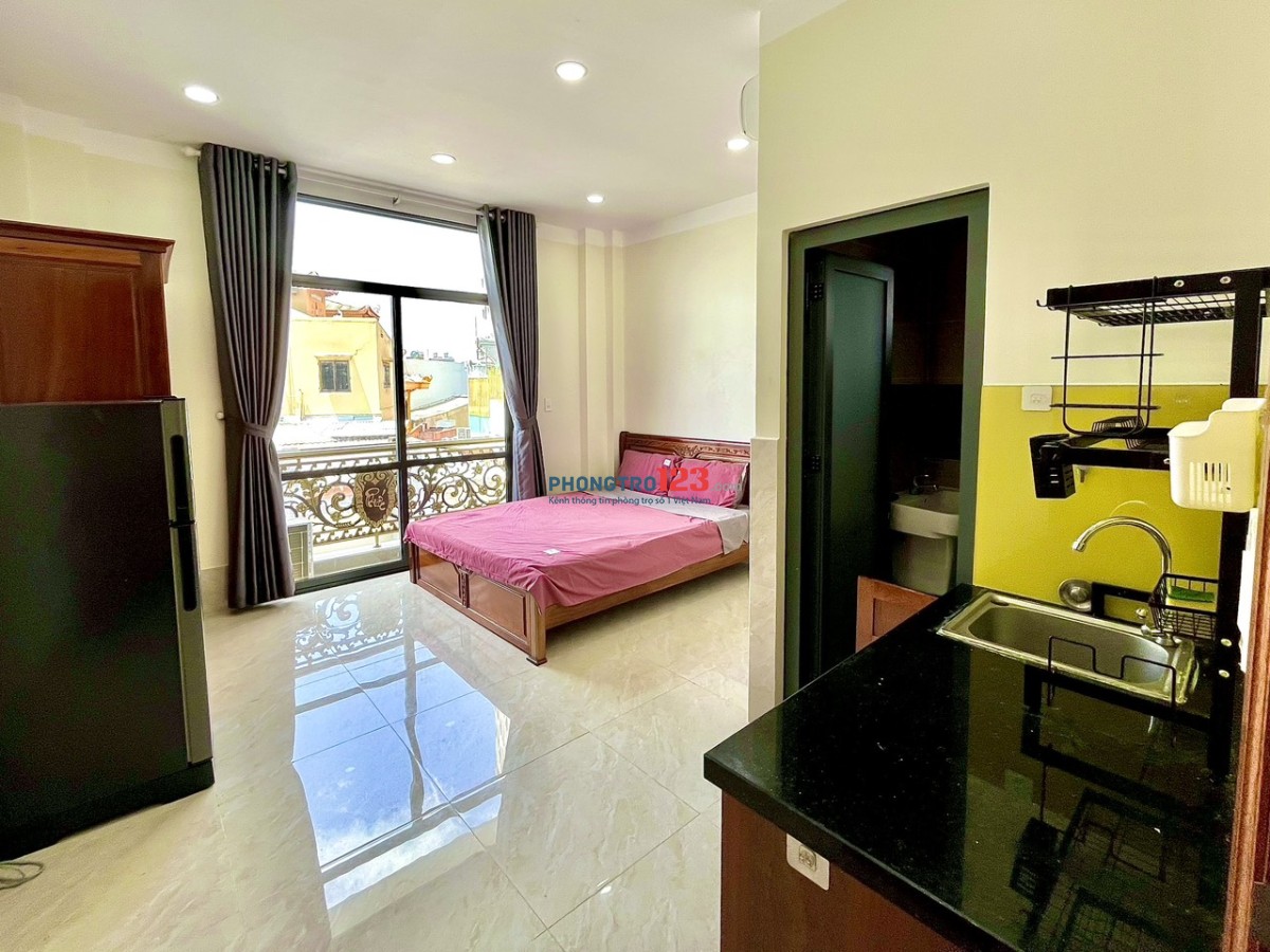 PHÒNG MỚI 25m2 FULL TIỆN NGHI BAN CÔNG TÔ HIỆU