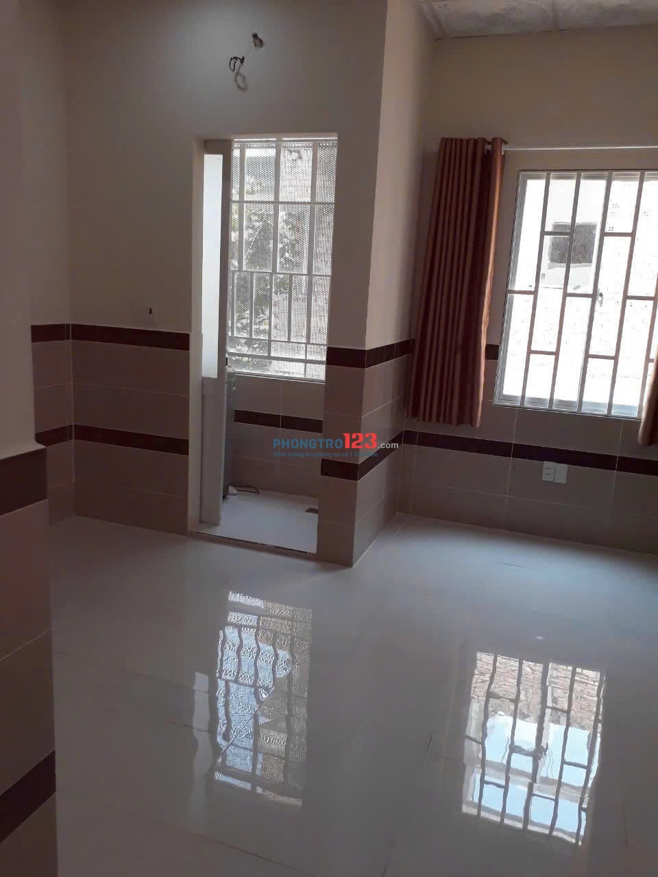 Chính chủ trống phòng 22m2, có máy giặt, quạt, giường, khu vực nấu ăn - đường số 10, An Khánh