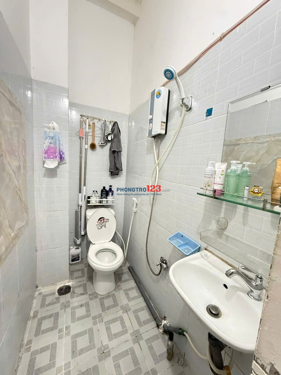 Phòng ban công đường nhựa lớn yên tĩnh, full nội thất, 6,2 tr/tháng