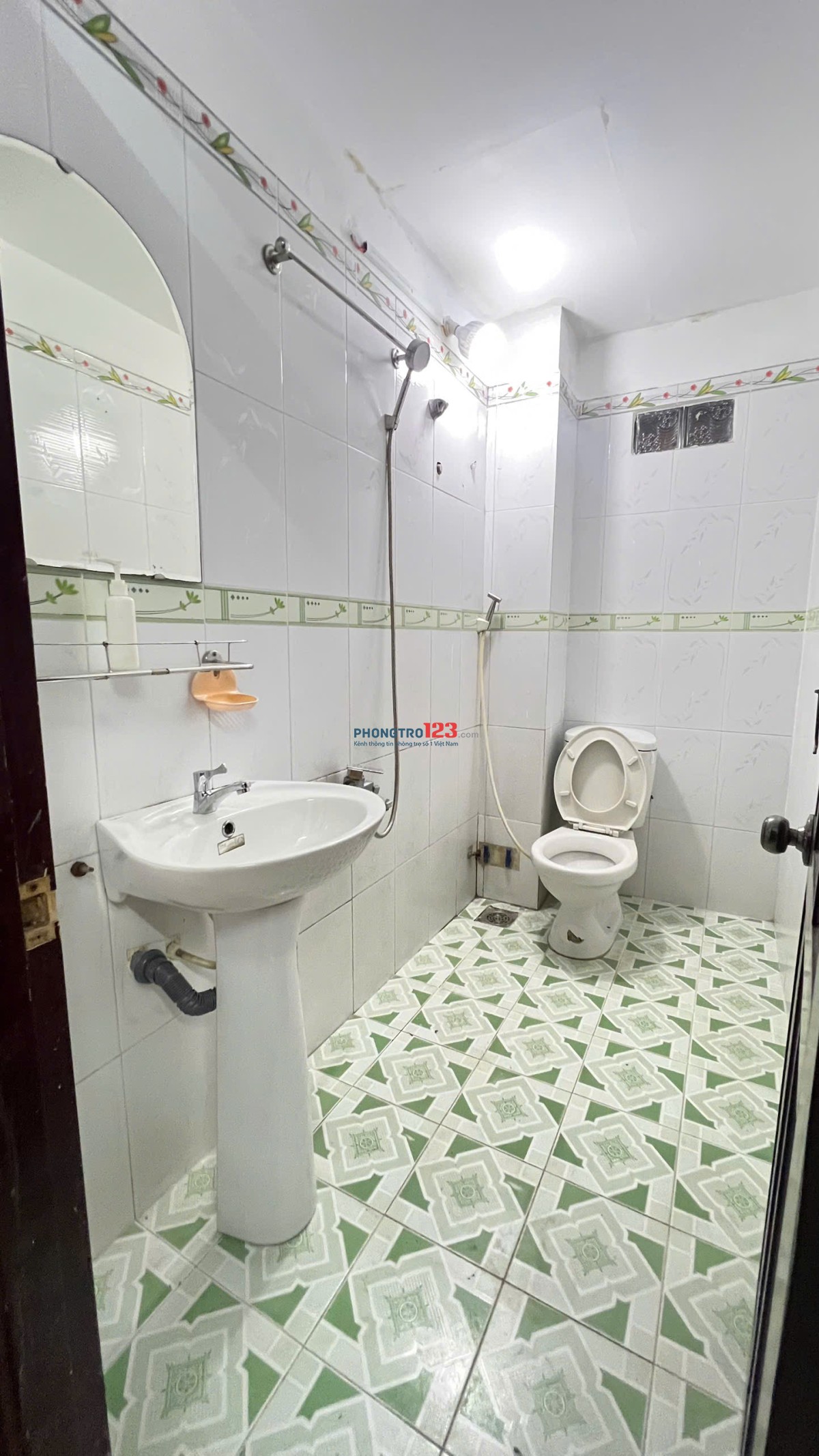 Chính Chủ Cho Thuê Phòng Ban Công Tách Bếp Thông Thoáng Giá 3tr4
