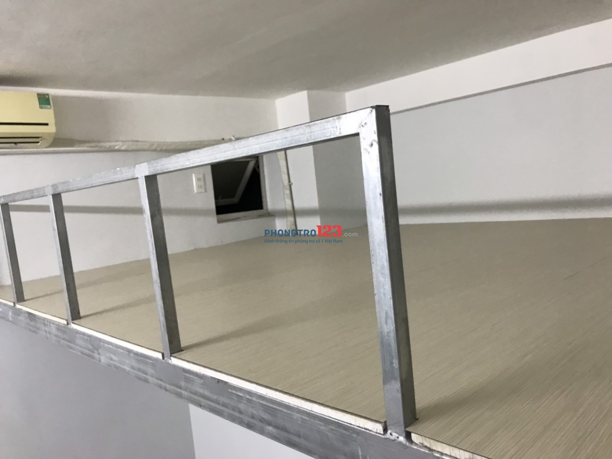 Phòng máy lạnh & quạt giá 4triệu (17m2)+sàn gác (8m2) có cửa sổ & WC riêng