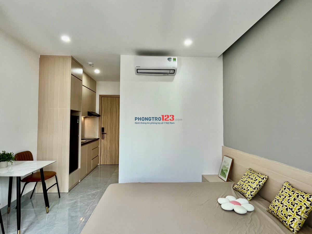 Cho thuê studio ban công quận 7 full nt mới 100% gần trường Rmit , tôn đức thắng , LOTTE