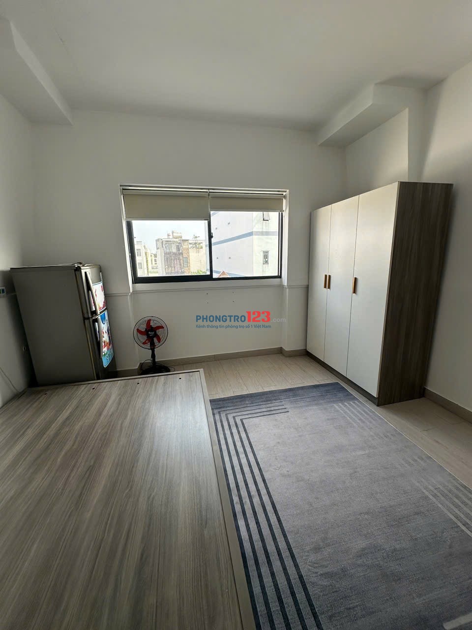 Studio rộng - cửa sổ trời - Full nội thất