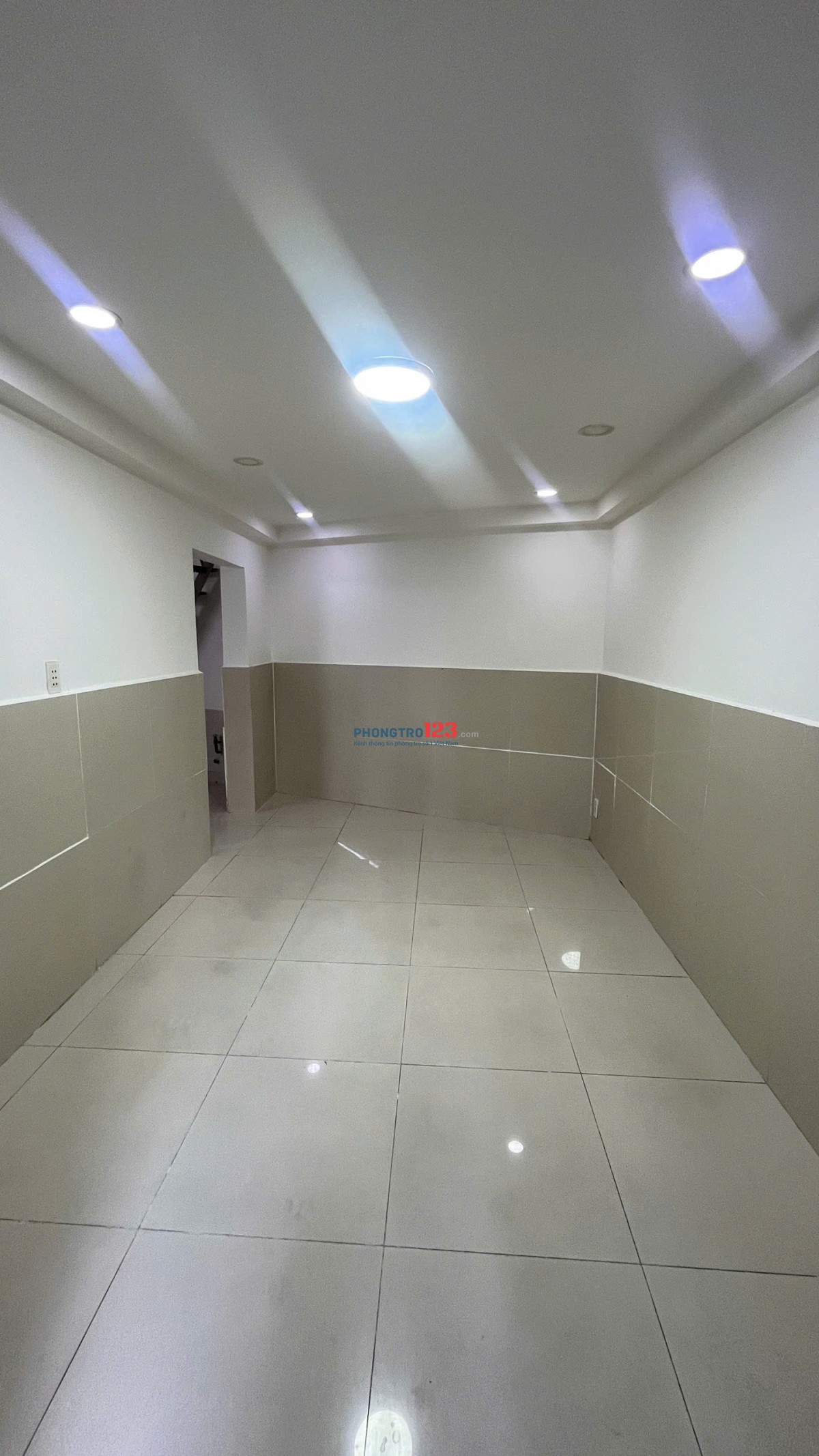 Nhà NGUYÊN CĂN 4pn Huỳnh Mẫn Đạt gần sát chợ Hòa Bình chùa vạn phật Trần Hưng Đạo bv chấn tchỉnh hìn