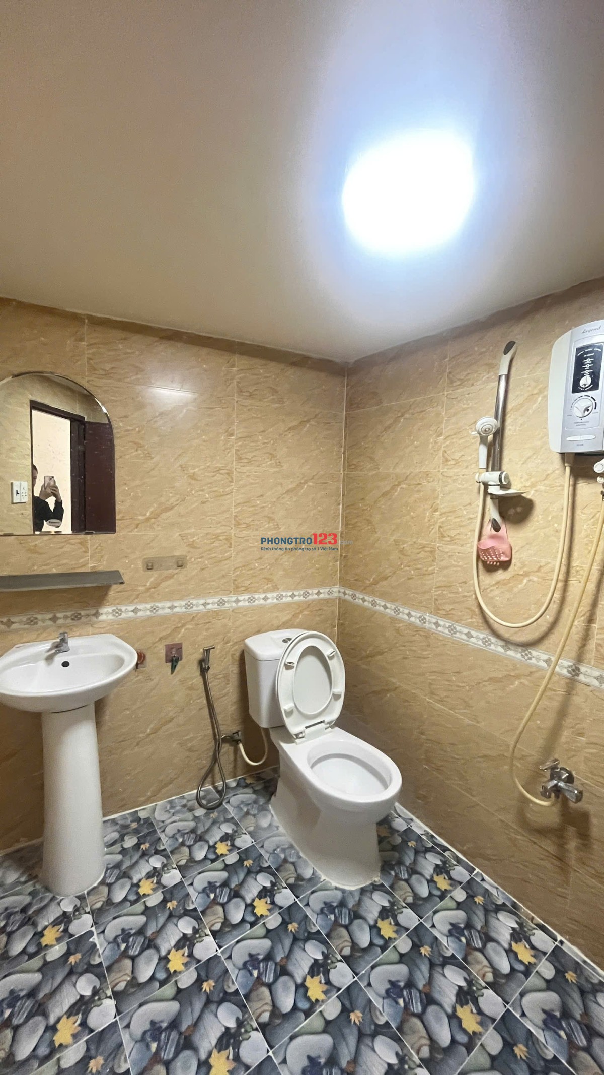 Nhà NGUYÊN CĂN 4pn Huỳnh Mẫn Đạt gần sát chợ Hòa Bình chùa vạn phật Trần Hưng Đạo bv chấn tchỉnh hìn