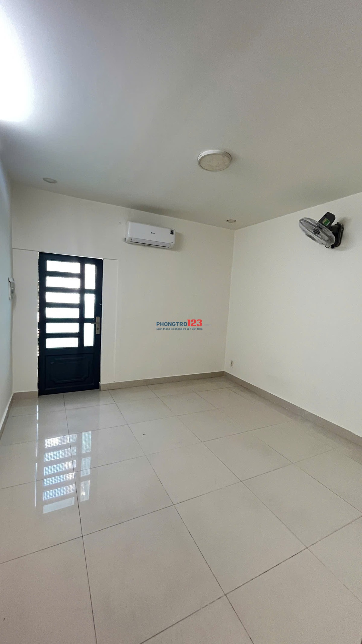 Nhà NGUYÊN CĂN 4pn Huỳnh Mẫn Đạt gần sát chợ Hòa Bình chùa vạn phật Trần Hưng Đạo bv chấn tchỉnh hìn
