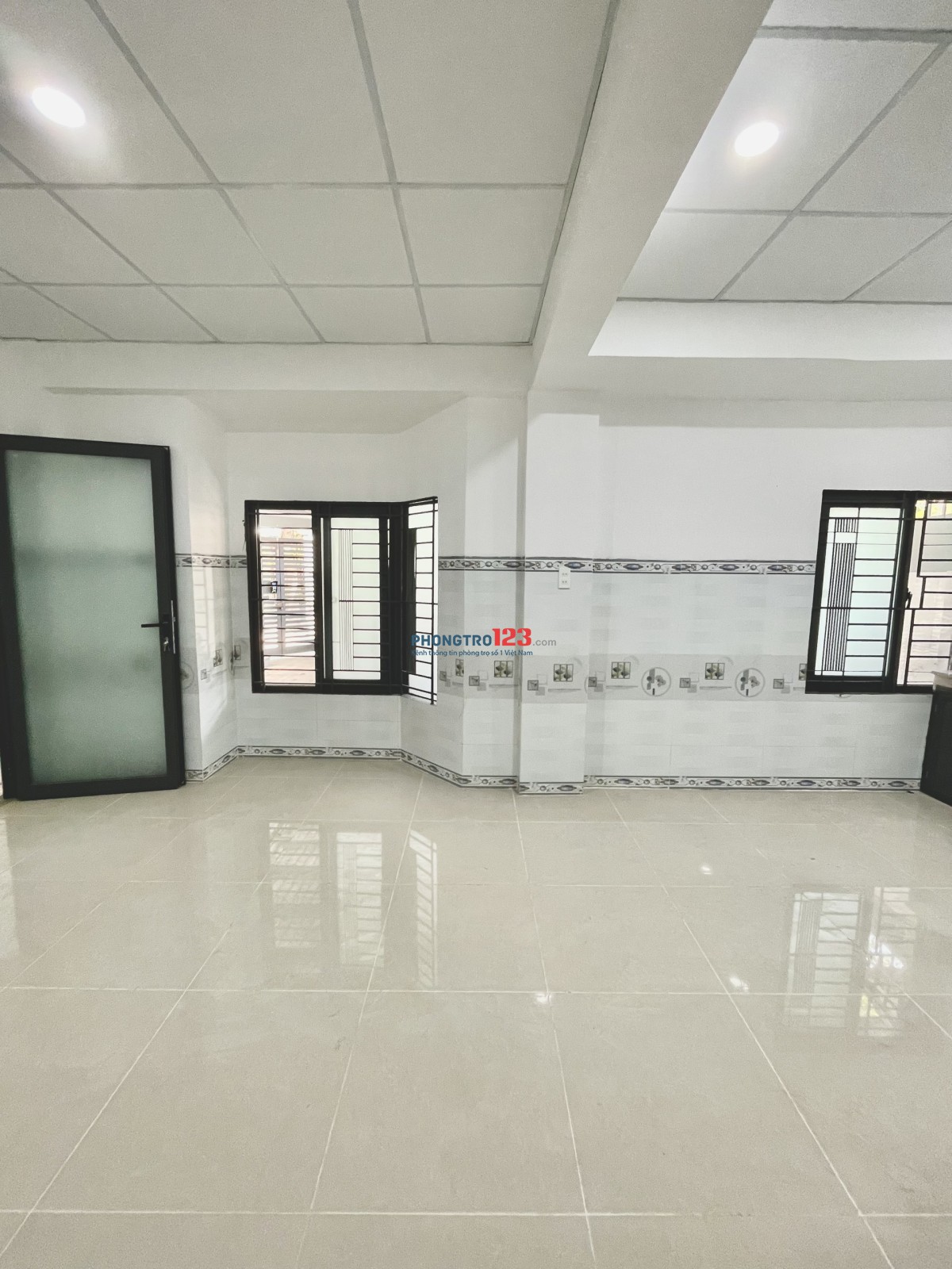 Mới Xây 100% Ngay Đỗ Xuân Hợp, Kinh Tế Đối Ngoại, Phòng Máy Lạnh, Nt Cơ Bản, Giá Sinh Viên Rẻ