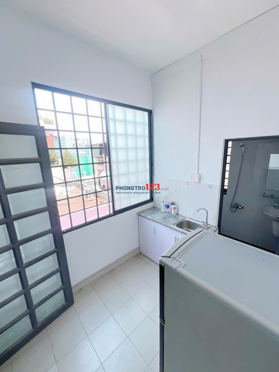 QUẬN 10 - 1PN - BAN CÔNG - TÁCH BẾP - FULL NỘI THẤT