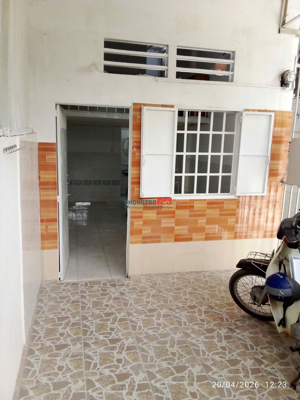 Cho thuê nhà nhỏ, sạch, đẹp, rộng 40m², sân trước 10m², tại Vĩnh Phú 33 giá chỉ 4.5triệu/tháng