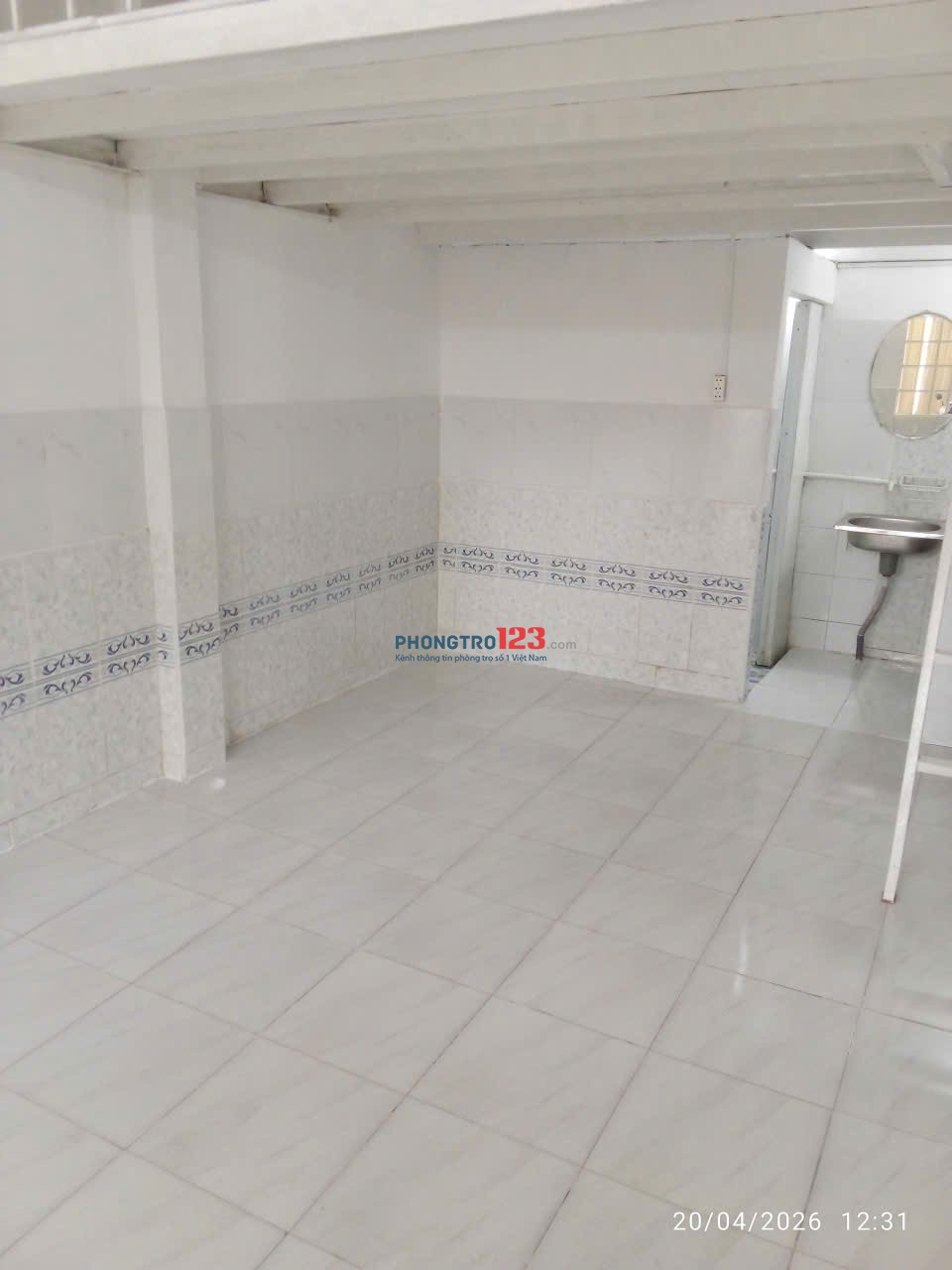 Cho thuê nhà nhỏ, sạch, đẹp, rộng 40m², sân trước 10m², tại Vĩnh Phú 33 giá chỉ 4.5triệu/tháng