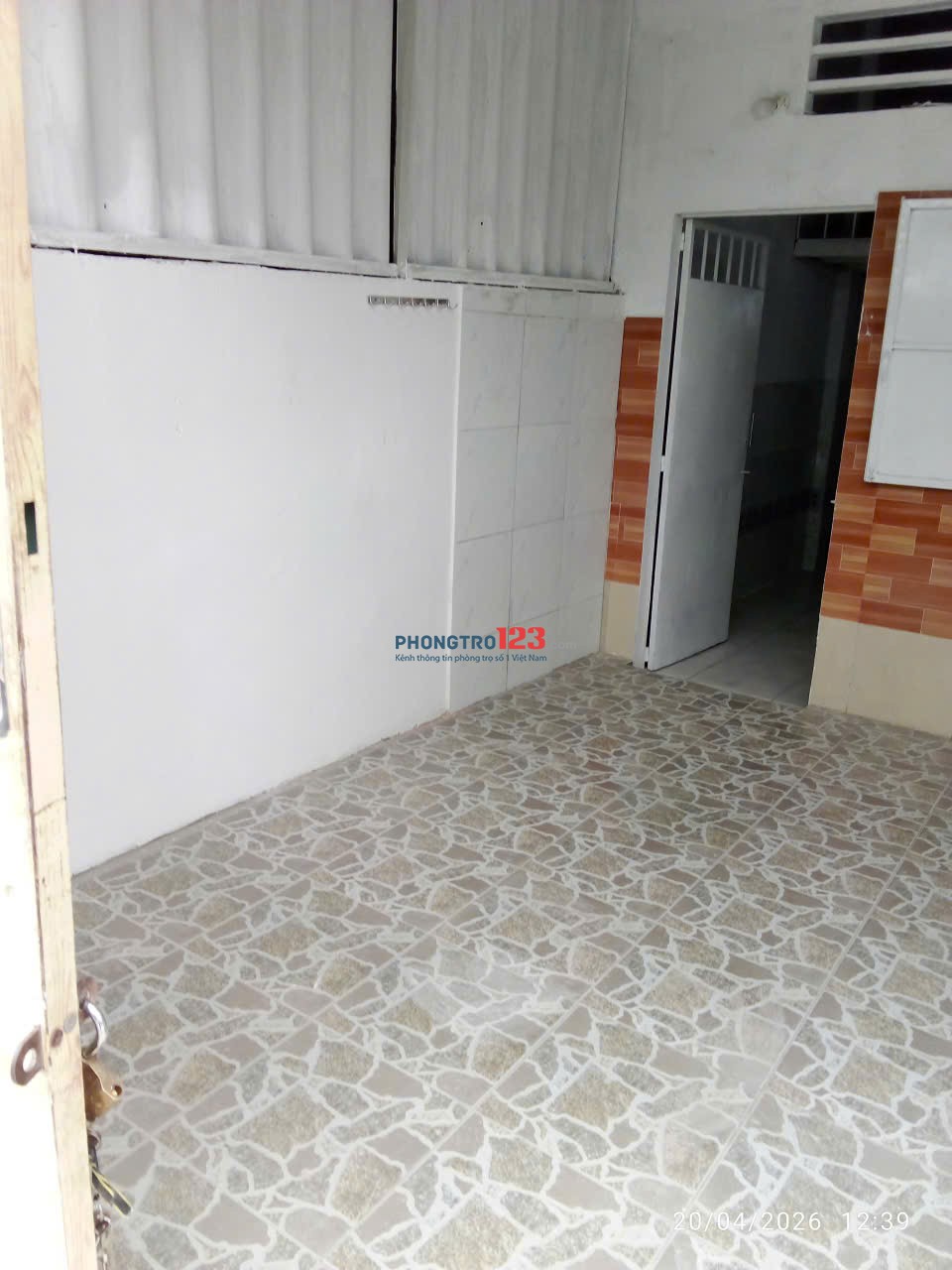 Cho thuê nhà nhỏ, sạch, đẹp, rộng 40m², sân trước 10m², tại Vĩnh Phú 33 giá chỉ 4.5triệu/tháng