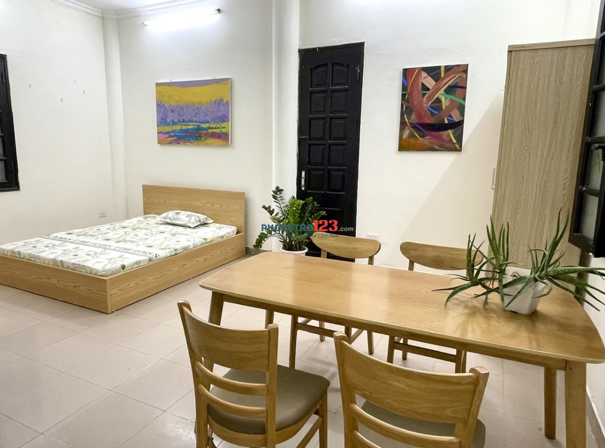 CC cho thuê căn hộ 36m2 đồ đẹp, thoáng rộng ngay Vincom Bà Triệu