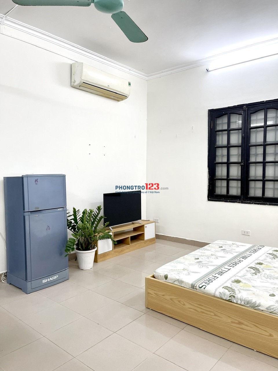 CC cho thuê căn hộ 36m2 đồ đẹp, thoáng rộng ngay Vincom Bà Triệu