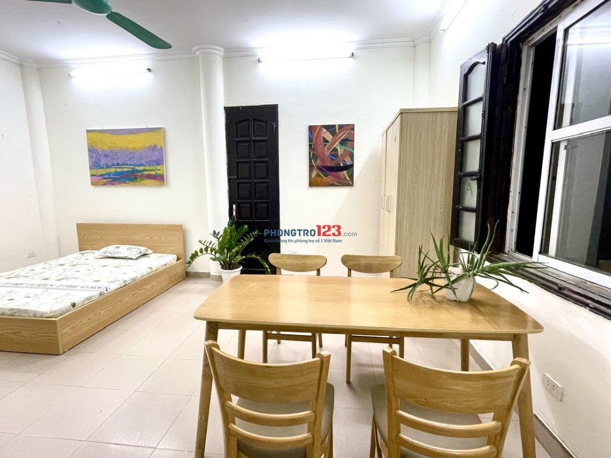 CC cho thuê căn hộ 36m2 đồ đẹp, thoáng rộng ngay Vincom Bà Triệu